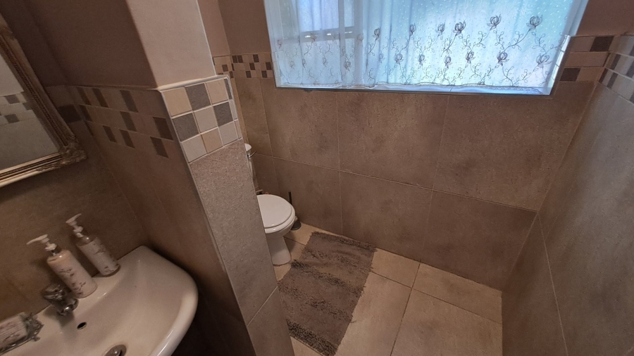 7 Bedroom Property for Sale in Universitas Free State